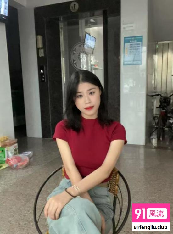 兼职大学生小月亮